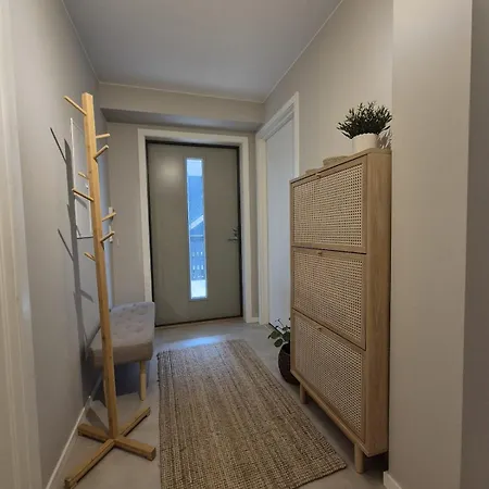 Vakker I Aros * Søgne